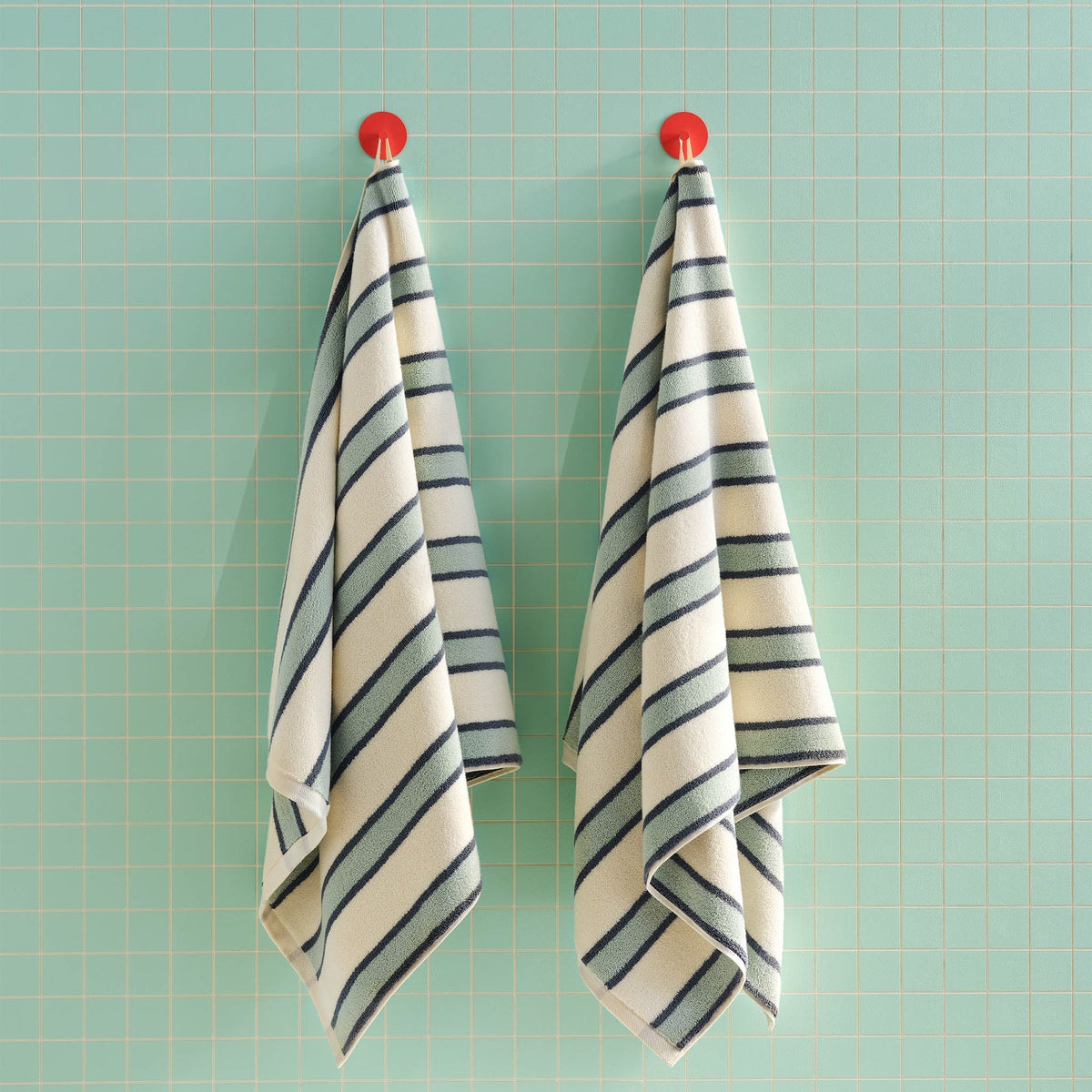 Super-Plush Set of 4 Bath Towel Bundle E6
