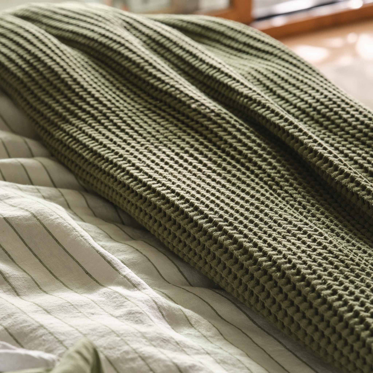 Dreamweave Waffle Bed Blanket G7