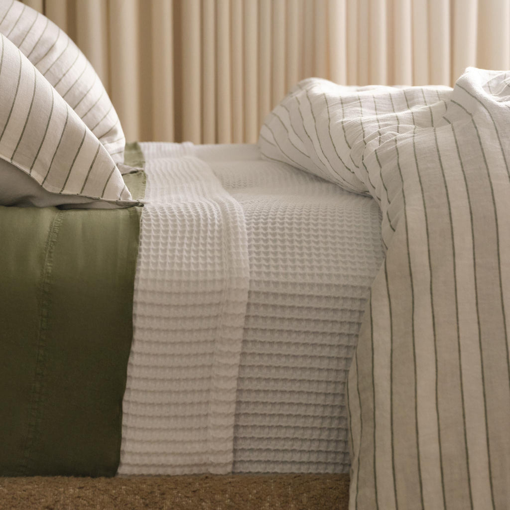 Dreamweave Waffle Bed Blanket G7